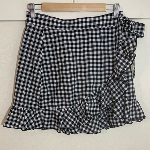 Shein S Black White Plaid Check Ruffle Wrap Mini Skirt - Picture 4 of 13